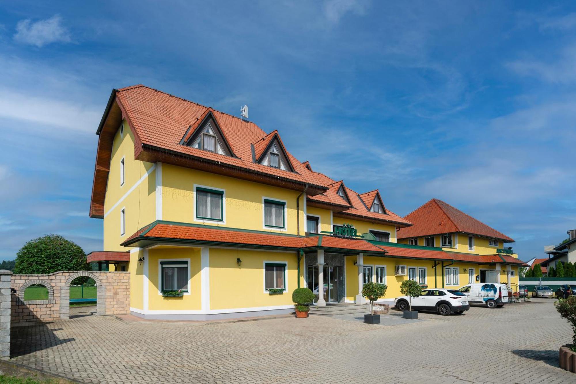 Schachenwald & Restaurant I Self Check-in 3* Unterpremstätten